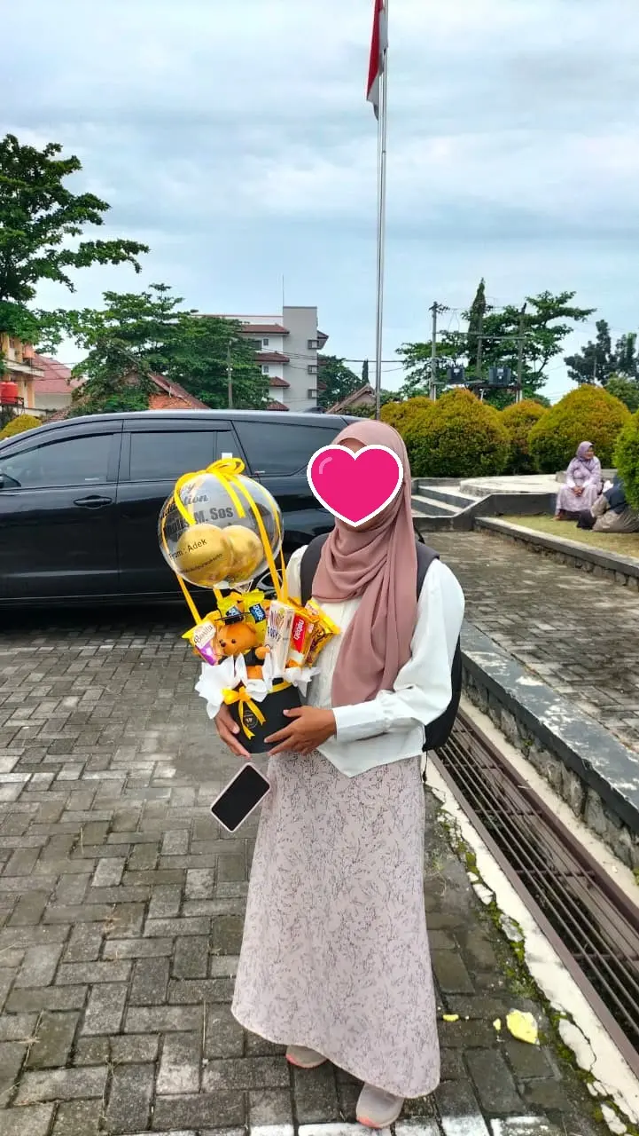 UNSOED Graduation Balloon Bloom Box