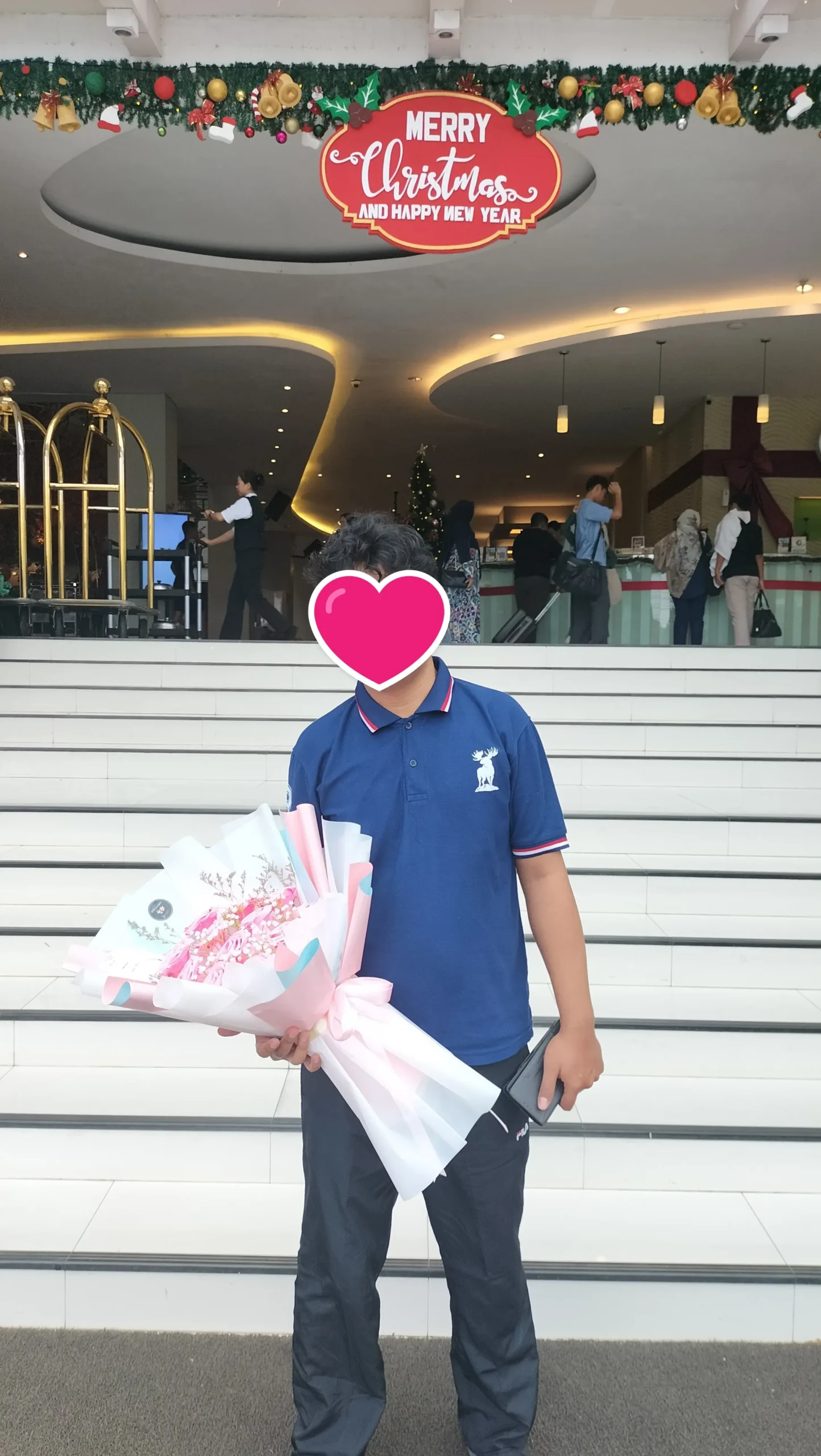 Pengiriman buket satin pink ke Hotel Wisata Niaga Purwokerto