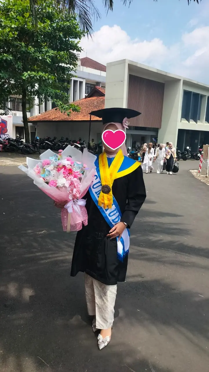 Artificial + Money Bouquet for UMP Graduate