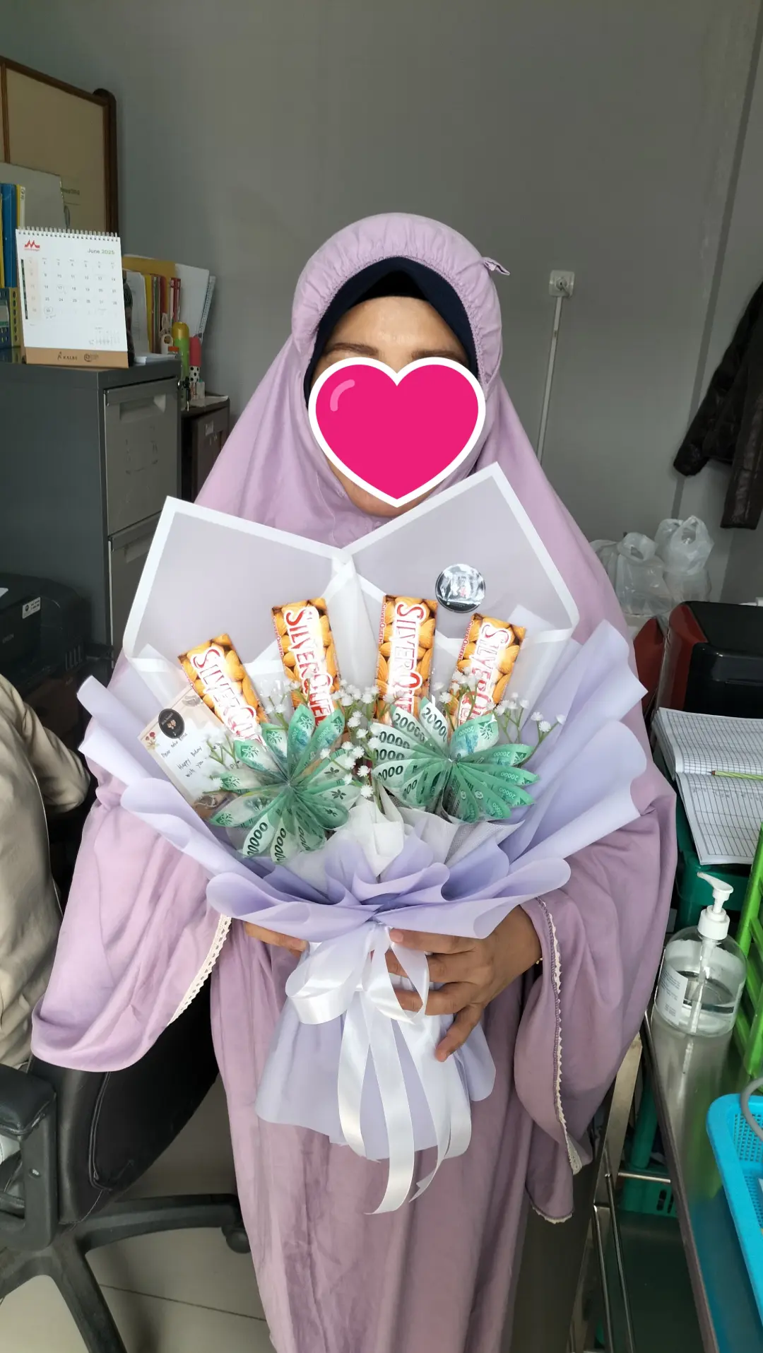 Dokumentasi Buket Uang Kombinasi Coklat SilverQueen Surprise Ibu di Purwokerto Utara Dekat Kampus Unsoed