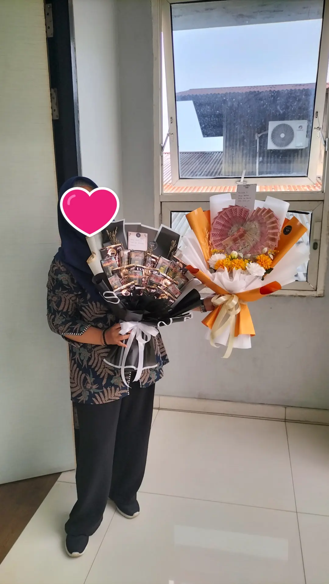 Dokumentasi Buket Rokok dan Buket Uang Kado Ultah Suami di Hotel Wisata Niaga Purwokerto
