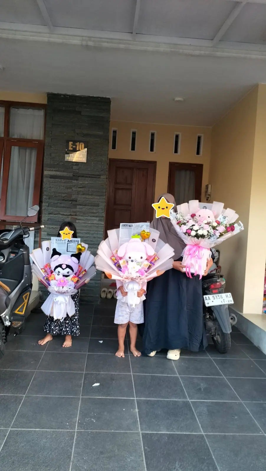 Dokumentasi Bundling Buket Mawar Segar Boneka Istri dan Buket Snack Boneka Anak Ultah Istri Purwokerto