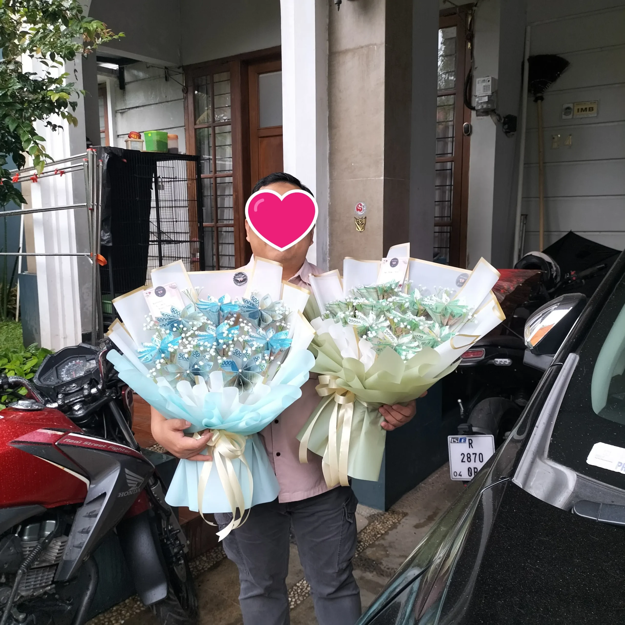 Dokumentasi Suami Pesan Buket Uang Ultah Istri Kirim ke Grand Safira City Arcawinangun Purwokerto Timur