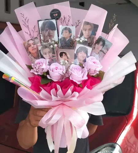 Buket Foto mawar pink premium wrapping pink hadiah ultah
