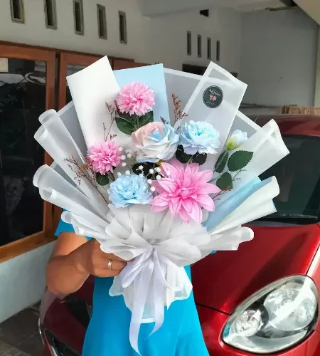buket bunga mawar pink biru seminar proposal unwiku purwokerto