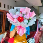 jual buket bunga mawar pink Eden Rose untuk surprise ulang tahun pacar di Purwokerto