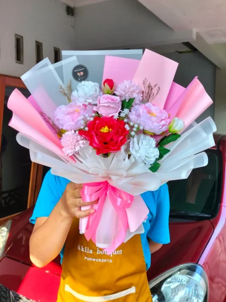 jual buket bunga mawar pink Eden Rose untuk surprise ulang tahun pacar di Purwokerto