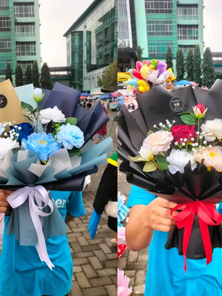 jual buket bunga mawar merah atau biru untuk acara sempro wisuda pacar kirim area Purwokerto