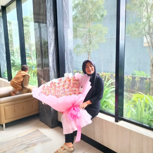 buket uang 100rb isi 50 lembar dengan nominal 5jt rupiah untuk anniversary atau wedding days bisa kirim area Purwokerto