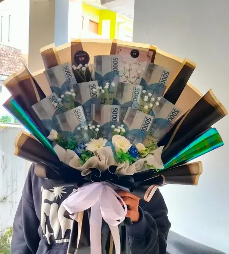 jual buket uang 50rb isi 10 lembar wrapping hitam